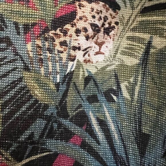 Women’s  E-L-C-C vintage jungle cheetah giraffe button down. Silk linen blend. - Picture 2 of 8